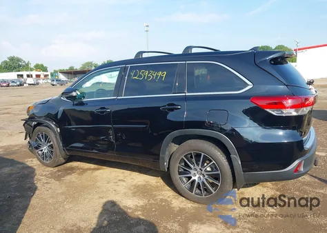 2018 Toyota Highlander Se z USA, uszkodzony, nr VIN 5TDJZRFH7JS868717